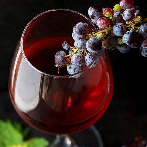 Pasiune pentru vinuri din moși-strămoși [Interviu]